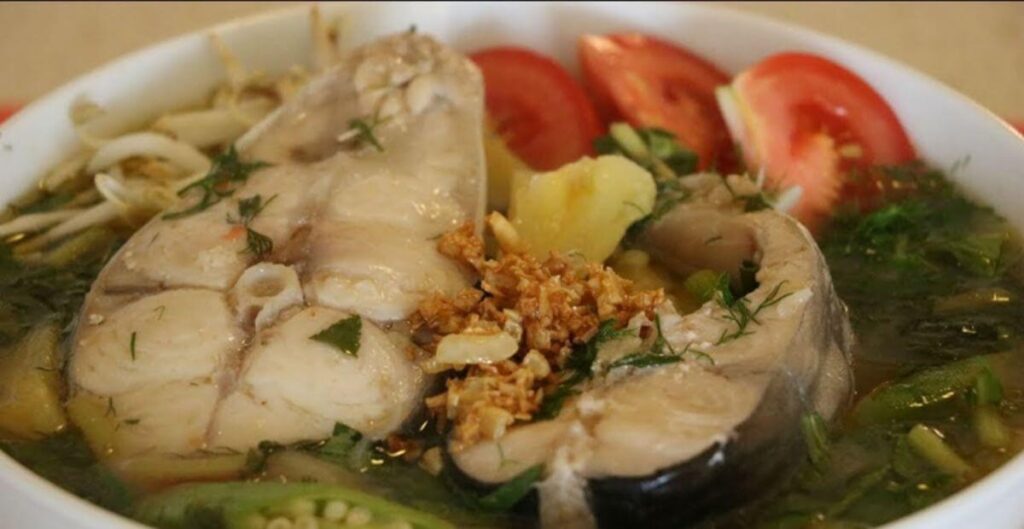 cá hú nấu canh chua