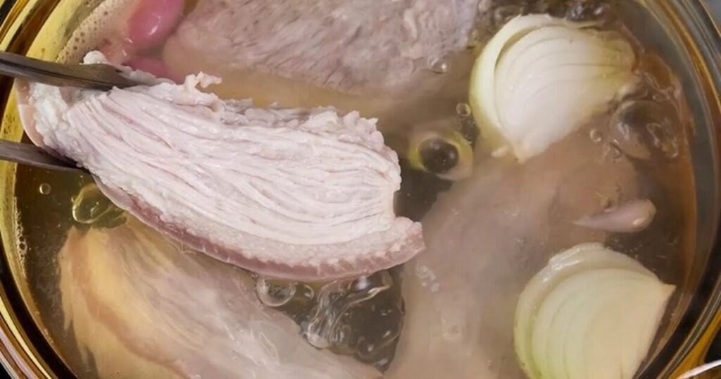 cách luộc thịt bằng bếp từ