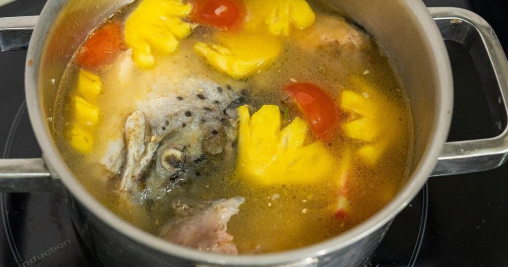 Cách làm canh đầu cá hồi nấu dứa ngon mát 4 cách nấu canh cá hồi với dứa
