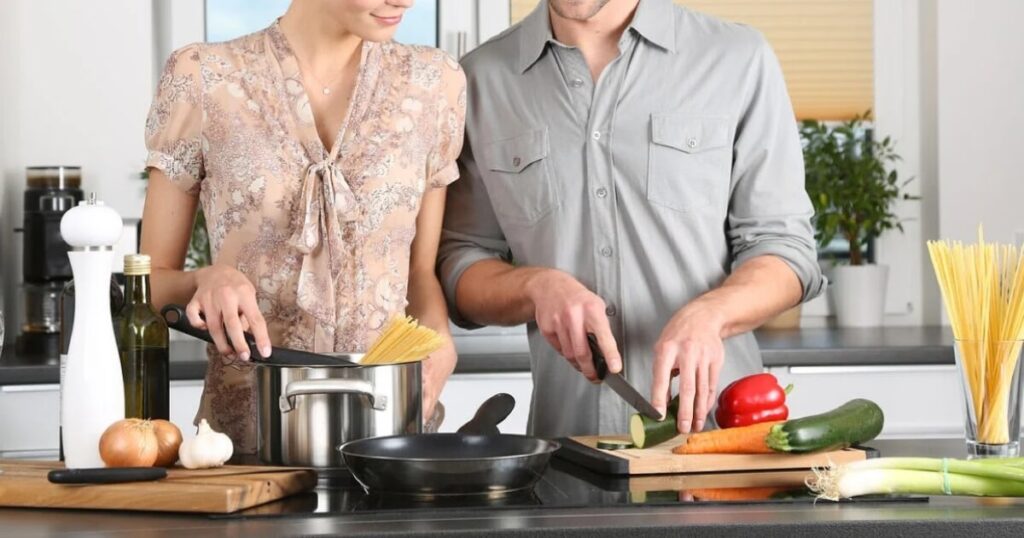 dụng cụ luộc thịt bằng bếp từ