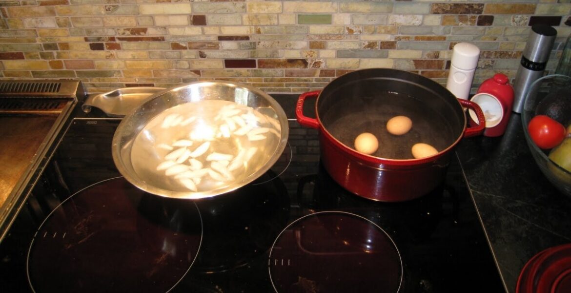 luộc trứng bằng bếp từ bao nhiêu phút