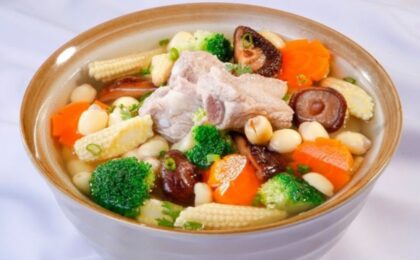 cách hầm xương bằng bếp từ