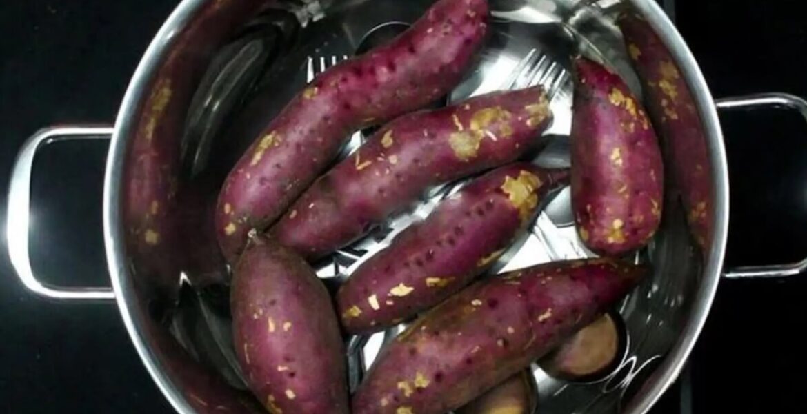 luộc khoai bằng bếp từ