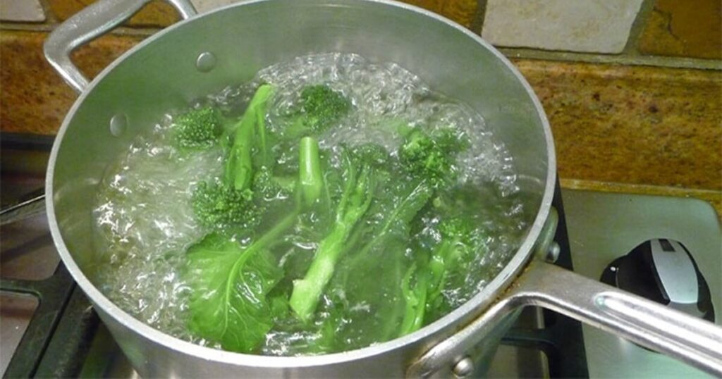 Cách luộc rau bằng bếp từ chín vừa, không rục, đủ dinh dưỡng 5 luộc rau bằng bếp từ