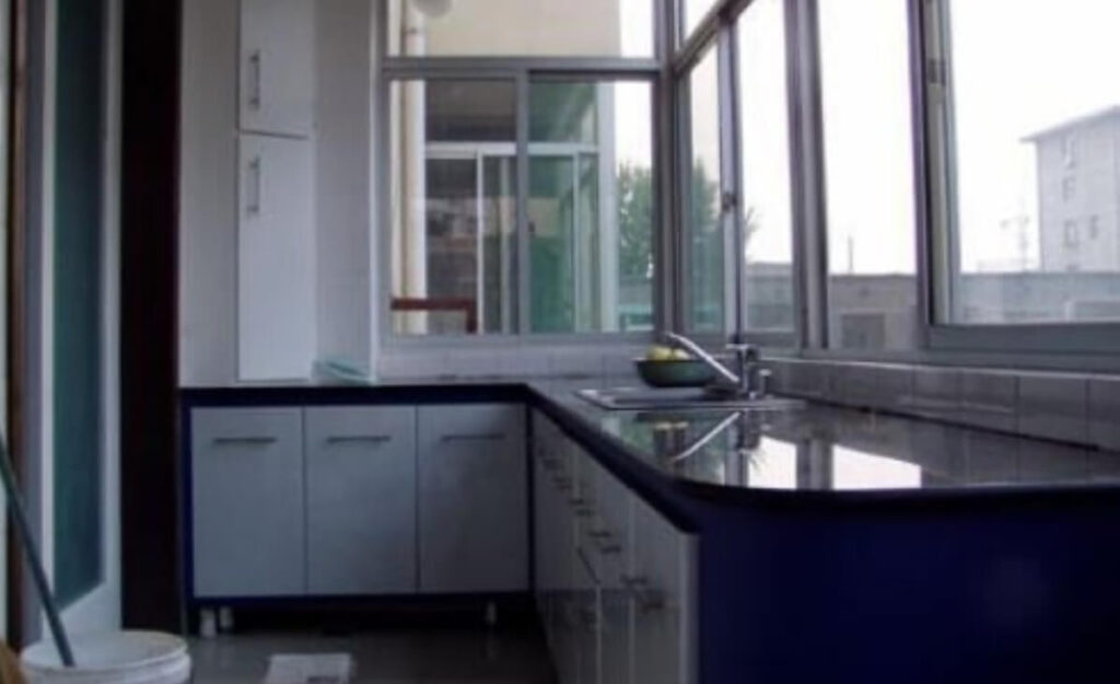 thiết kế bếp ở ban công