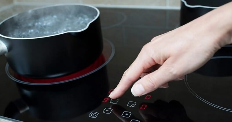 5 Tiêu chí chọn mua bếp điện từ giá rẻ cho sinh viên 3 Cách sử dụng bếp hồng ngoại tiết kiệm điện nhất