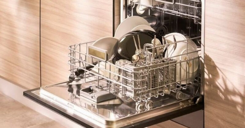 có nên mua máy rửa bát Electrolux?