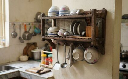chạn bát treo tường